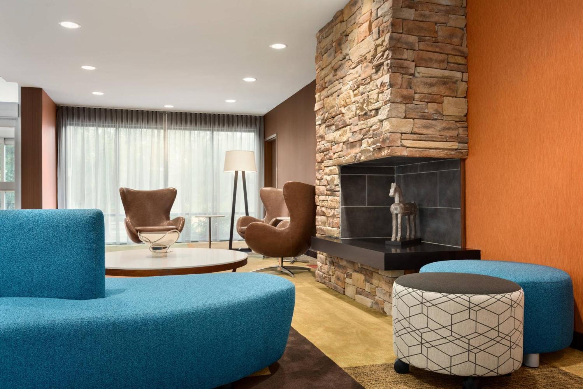 Fairfield Inn & Suites By Marriott Charlottesville Downtown/University Area Экстерьер фото