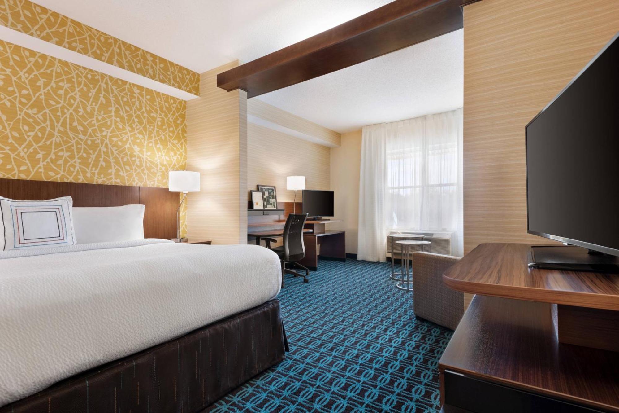 Fairfield Inn & Suites By Marriott Charlottesville Downtown/University Area Экстерьер фото